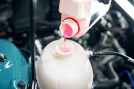 Eau de refroidissement : pourquoi elle est vitale pour votre voiture ?